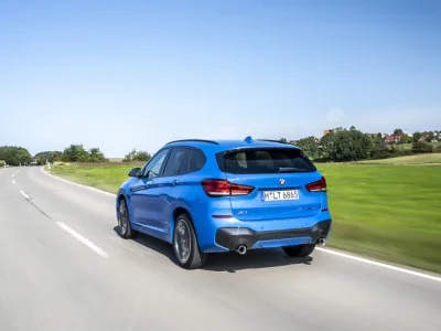 049_BMW_X1_25i