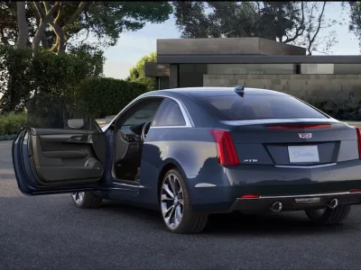 05_Cadillac_ATS_Coupe_2015_SeiteLinksHeck