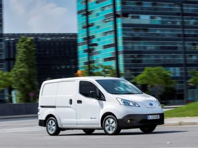 120400_Nissan_e_NV200