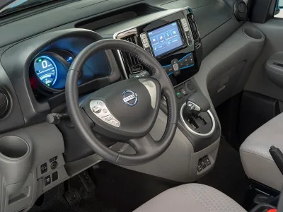 120452_Nissan_e_NV200
