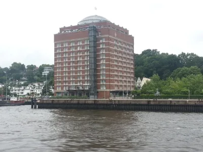 125646_Hamburg_Hafen_Gebäude