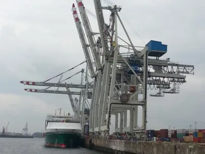 132606_Hamburg_Hafen_Kräne