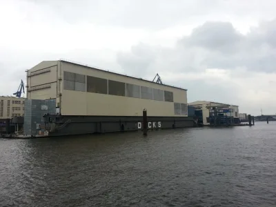 132951__Hamburg_Hafen_Werft