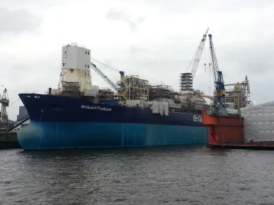 133122_Hamburg_Hafen_Förderschiff