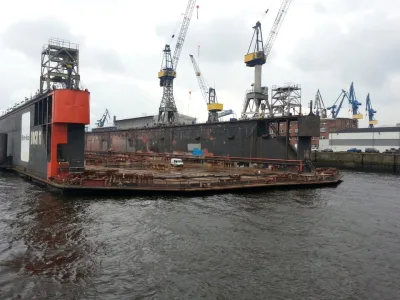 133247_Hamburger_Hafen_Dock11