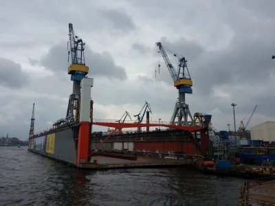 133407_Hamburger_Hafen_Dock