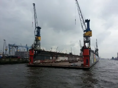 133553_Hamburger_Hafen_Dock