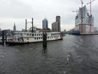 134726_Hamburg_Hafen_Schaufelraddampfer