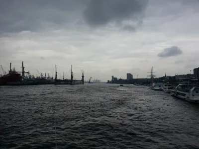 134959_Hamburg_Hafen_Landungsbrücken