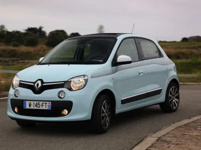 13748-Renault_62465_global_fr