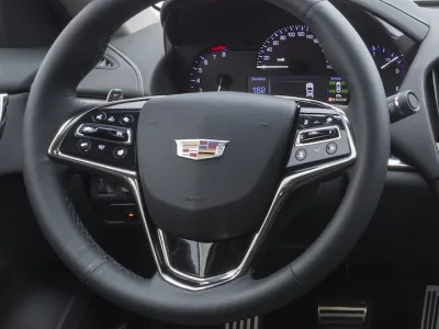 14_Cadillac_ATS_Coupe_2015_Det_LenkradCockpit
