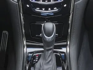 15_Cadillac_ATS_Coupe_2015_Det_Mittelkonsole