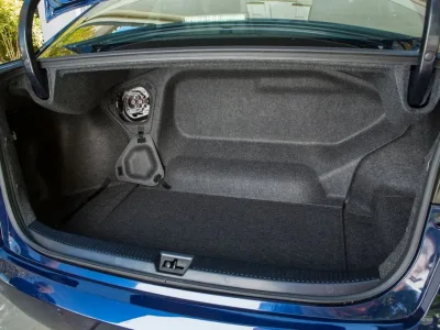 2016_Toyota_Fuel_Cell_Vehicle_008