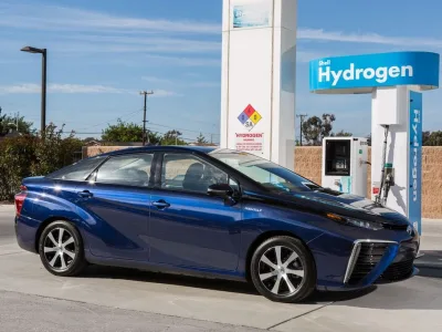 2016_Toyota_Fuel_Cell_Vehicle_014