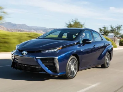 2016_Toyota_Fuel_Cell_Vehicle_022