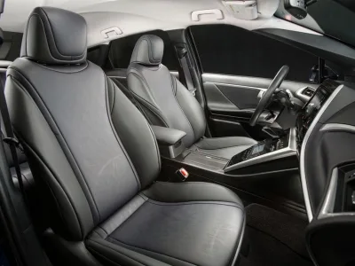 2016_Toyota_Fuel_Cell_Vehicle_024