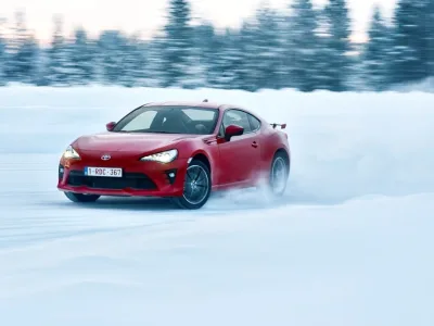 2017_Toyota_GT86_Dynamic_22