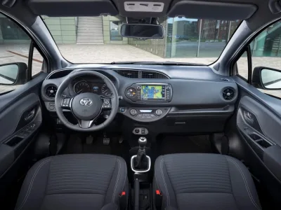 2017_Toyota_Yaris_DetailInt_12