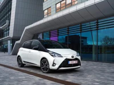 2017_Toyota_Yaris_Static_51