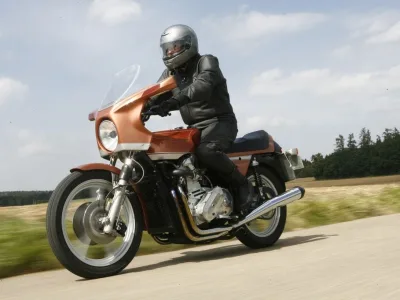 AudiMotorrad374