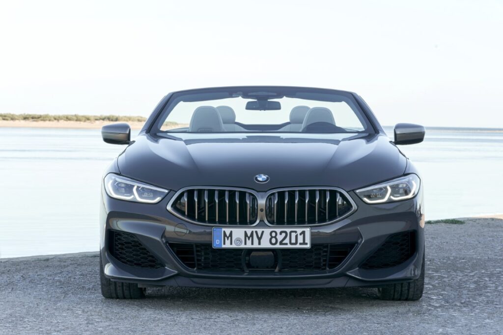 BMW M850i xDrive Convertible 04
