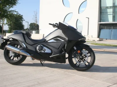 Honda_NM4_Vultus_02