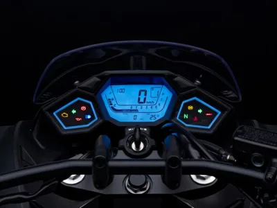 Honda_NM4_Vultus_06