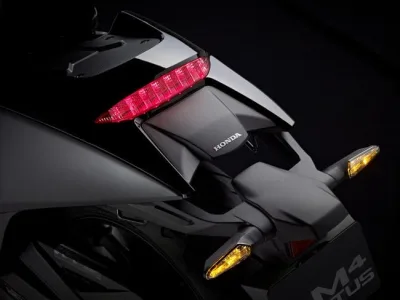 Honda_NM4_Vultus_07