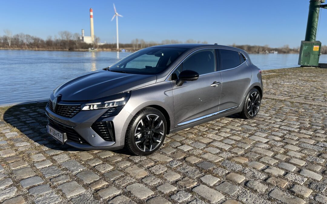 Renault Clio Techno E-Tech Full Hybrid 145-French Connection