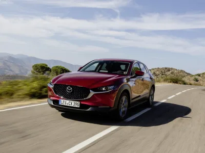 Mazda_CX-30_Girona2019_Action_02