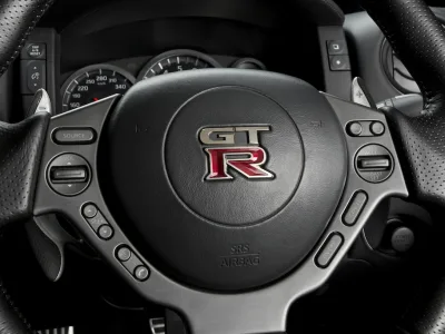 Nissan_GT-R_05