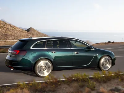Opel--Insignia-Sports-Tourer-286339