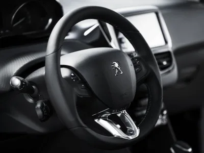 PEUGEOT_2008_1802PC315