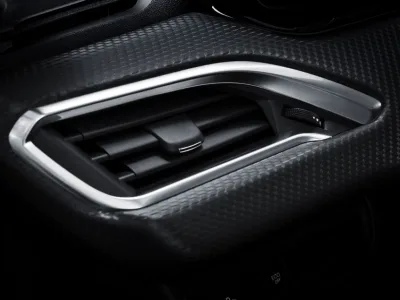 PEUGEOT_2008_1802PC318