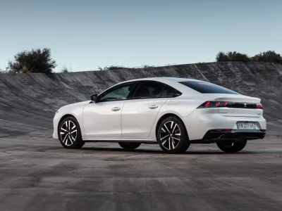 PEUGEOT_508HYBRID_TESTDRIVE_0120TC_054