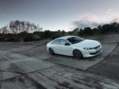 PEUGEOT_508HYBRID_TESTDRIVE_0120TC_058