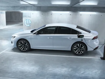 PEUGEOT_508PHEV_1809PB_001_1_0