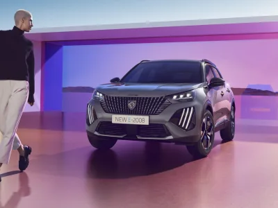 PEUGEOT_E-2008_2305CV_044