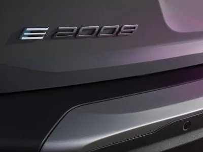 PEUGEOT_E-2008_FE_2305GJ_506