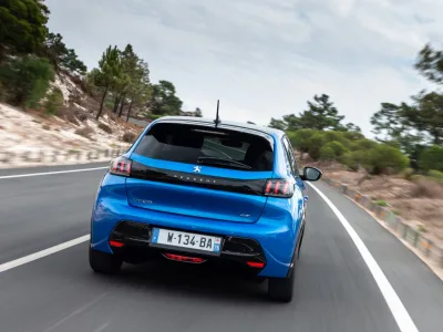PEUGEOT_e208_TESTDRIVE_0919TC-413