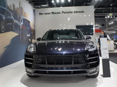 Porsche_Macan_01