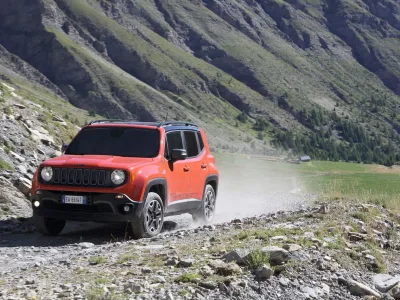 Renegade_Trailhawk_010