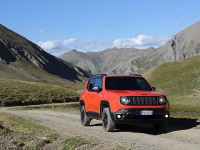 Renegade_Trailhawk_011