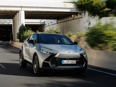Toyota_C-HR-361
