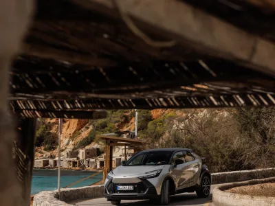 Toyota_C-HR-363