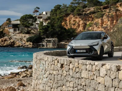 Toyota_C-HR-364