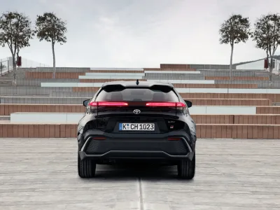 Toyota_C-HR-378