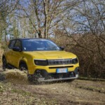 Jeep Avenger eHybrid-Avenger mit „Anschieber“ 11