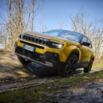 Jeep Avenger eHybrid-Avenger mit „Anschieber“ 12