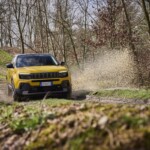 Jeep Avenger eHybrid-Avenger mit „Anschieber“ 24